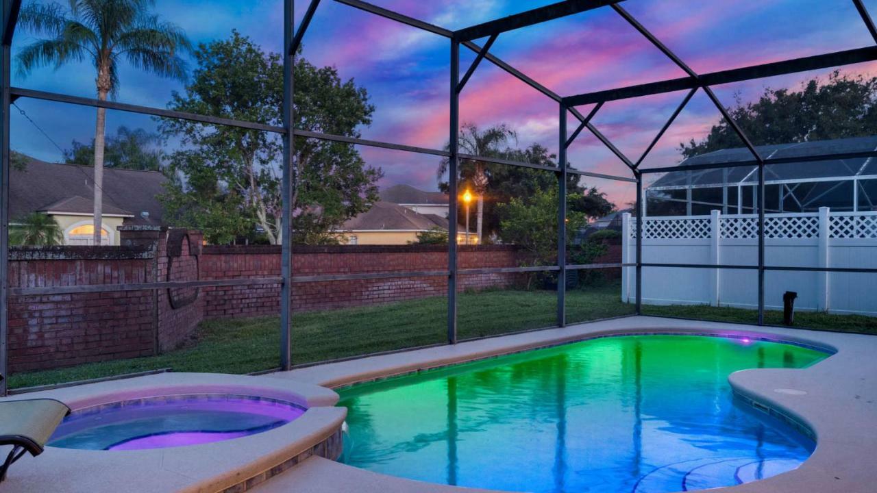 Сasa de vacaciones Backstage - In Popular 4 Bed Pool That's Very Close To *