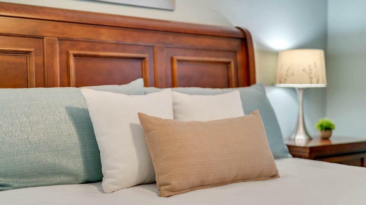 Сasa de vacaciones Backstage - In Popular 4 Bed Pool That's Very Close To *