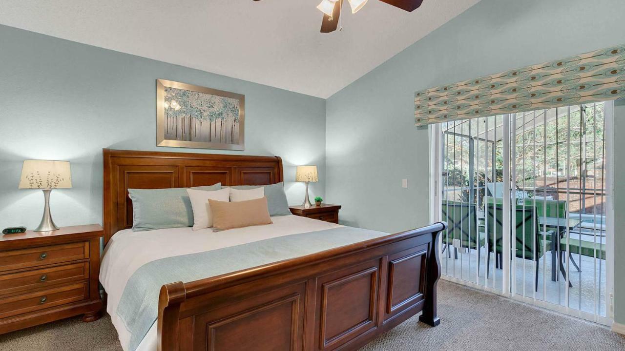 Backstage - In Popular 4 Bed Pool That's Very Close To Holiday home *
