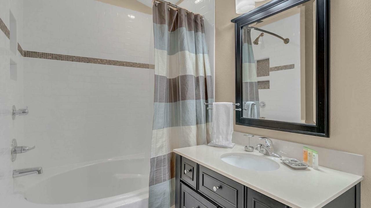 Backstage - In Popular 4 Bed Pool That's Very Close To Holiday home